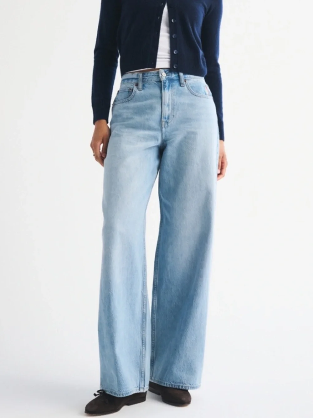 A&F Curve Love High Rise Wide Leg Fish Embroidery Jeans - Picture 7 of 13